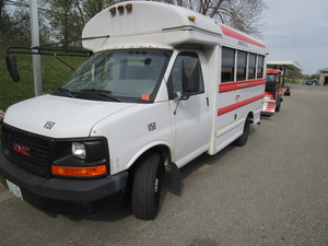 lot 104 image: GMC MINI-BUS STYLE UTILITY VAN