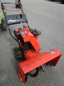 lot 106 image: ARIENS 2 STAGE SNOW BLOWER