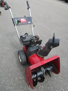 lot 112 image: TORO 2 STAGE SNOW BLOWER