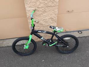 lot 10 image: NEXT Surge  18 Inch Mountain Bike