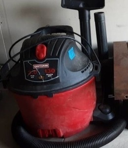 lot 17 image: Craftsman Shop Vac 3.0 HP. 130 MPH. Missing 1-Wheel