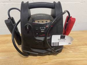 lot 31 image: SCHUMACHER Battery Extender 12-Volt, 750 Amp Battery Jump Starter