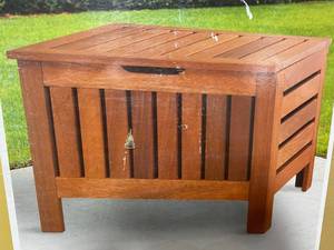 lot 72 image: HAMPTON BAY Wooden Deck Box 21.5x31.3x21.5