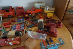 lot 46 image: Large Lot of VintageAntique Toys