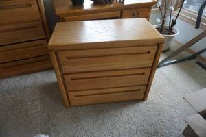 lot 31 image: Lot of 2 - Wood Dressers