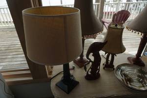 lot 71 image: Lot of TabletopDesk Top Wild Life Themed Lamps and Display Ceramics