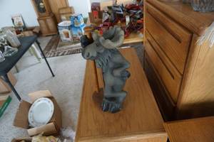 lot 64 image: Moose Design Paper Towel Holder
