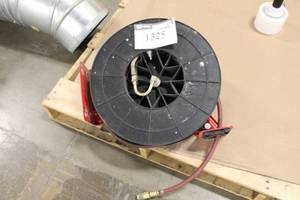 lot 1325 image: Reelcraft Reeltek Hose Reel