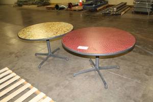lot 1341 image: Lot of (2) Round Pedestal Conference Tables 48in.