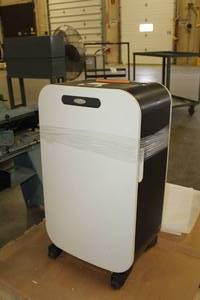 lot 1377 image: GBC Paper Shredder