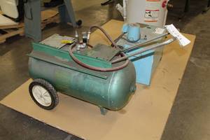 lot 1373 image: Air Compressor