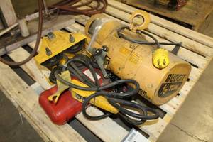 lot 1403 image: Budgit 12-Ton Crane