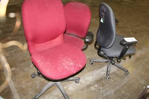 lot 1424 image: Lot of (3) Rolling Office Chairs