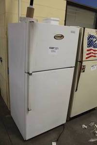 lot 1551 image: Lot of (1995) Whirlpool Estate Refrigerator Freezer 18.1 cu.ft. Top-Mount