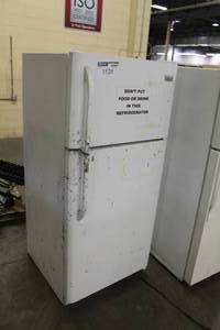 lot 1520 image: Frigidaire Refrigerator Freezer