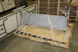 lot 1524 image: Office Cubicle Desk