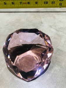 GORGEOUS 4 DIAMETER ROSE COLORED HEARTSHAPE DIAMOND CUT CRYSTAL&nbspGLASS GEMSTONE - NO CHIPS OR SCRATCHES