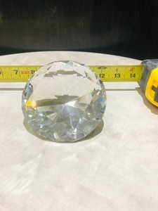 GORGEOUS 5 DIAMETER CLEAR DIAMOND CUT CRYSTAL GLASS GEMSTONE - NO CHIPS OR SCRATCHES