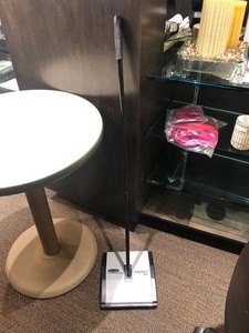RUBBERMAID PUSH VACUUM KINDA LIKE A HIGHER END HOKY