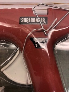 SUPERBONDER HOT GLUE GUN. INCLUDE 6 GLUE STICKS
