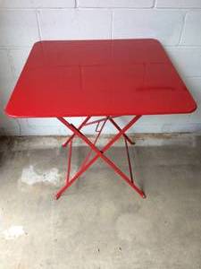RED METAL FOLDING TABLE