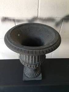 WOW CAST IRON FLOWER POT