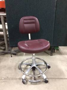 lot 22 image: MSRP $1500 DEXTA ORAL SURGERY HYDRAULIC STOOL CHAIR WITH FOOT REST - EXCELLENT CONDITION