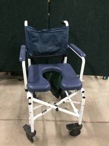 lot 34 image: COLLAPSIBLE WHEELCHAIR