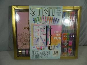 New 850 Piece Craft Set