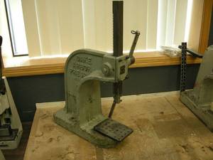 lot 32 image: Dake Arbor Press