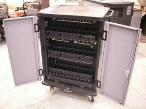 lot 91 image: V7 Mobile Locking Metal Cabinet