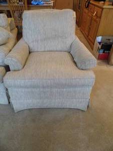 lot 12 image: Chair