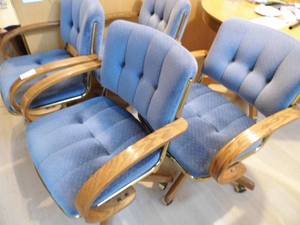 lot 13 image: Lot of 4 Rolling Dining Chairs
