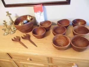 lot 27 image: Wooden Salad Set