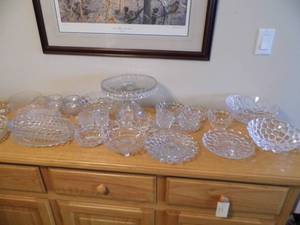 lot 30 image: Glass Serving Pieces