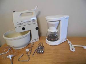 lot 33 image: Electric Mixer - Coffee Maker