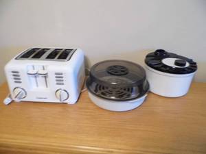 lot 34 image: Toaster - Salad Spinner - Microwave Cooker