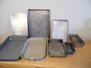 lot 40 image: Baking Pans