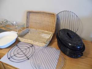lot 44 image: Serving Piece