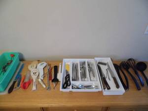 lot 46 image: Silverware - Utensils