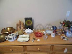 lot 50 image: Tea Pots - Brass Bowls - Decor