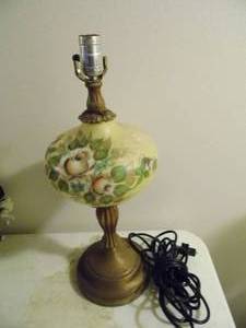 lot 109 image: Vintage Lamp - Painted