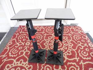 lot 137 image: Lot of 2 - 3rd Hand Jacks