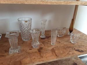 lot 7 image: 8-Crystal Vases