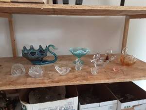 lot 14 image: Colored Crystal & Crystal Birds