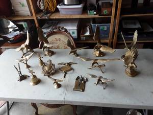 lot 20 image: Eagles & Birds