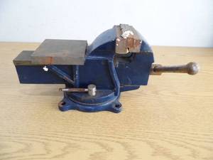 lot 3 image: Vise