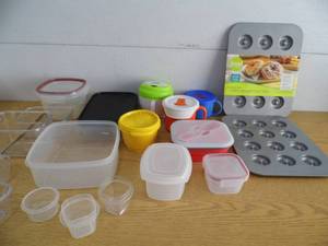 lot 6 image: Donut Pans - Storage Containers
