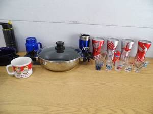 lot 8 image: Glasses - Pan - Shotglasses