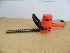 lot 10 image: Hedge Trimmer